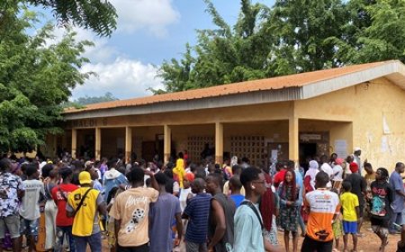 Man : Émotions croisées au centre Peraldi lors de la proclamation du Bac 2025