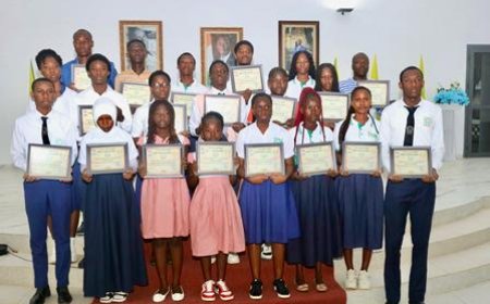 Grand-Bassam célèbre le mérite scolaire lors de la 7ᵉ édition du Prix d’Excellence