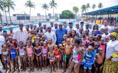 Treichville : Plus de 500 enfants initiés gratuitement à la natation pendant les vacances