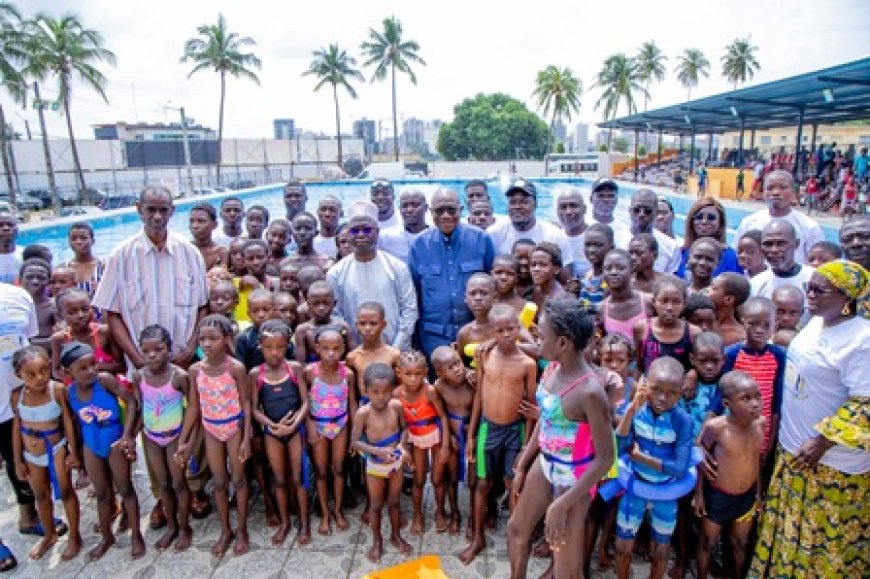 Treichville : Plus de 500 enfants initiés gratuitement à la natation pendant les vacances