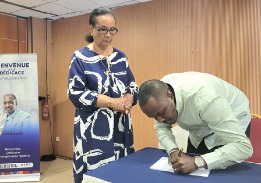 Dédicace du livre SEXY : une réponse à la crise des repères spirituels selon Divine David