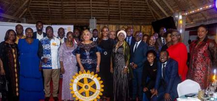 Rotary club Abidjan Massina: Henri Danon passe le collier à Marieme Ramatoulaye Gueye