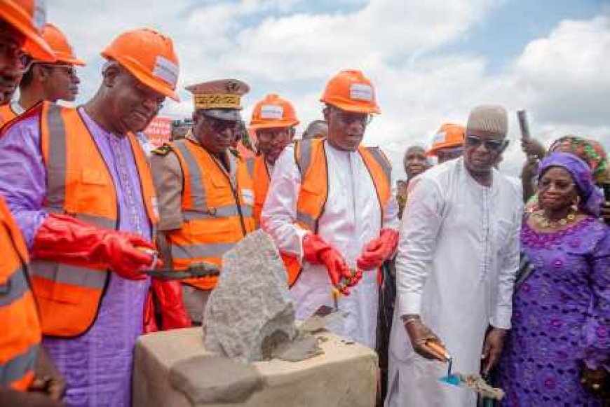 Korhogo : L’honorable Lacina Ouattara lance un complexe sportif et inaugure un forage à Mongaha