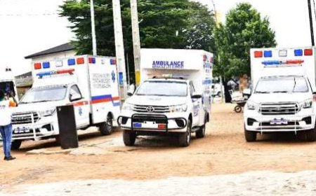 Gbêkê : Cinq ambulances médicalisées offertes aux centres de santé