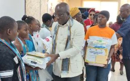 Gbêkê : Assahoré Konan Jacques récompense les meilleurs élèves et enseignants