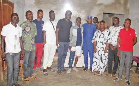 Tournoi Adjems 2025 : Le Ministre Adje Silas Metch pose un acte de solidarité avant la grande finale