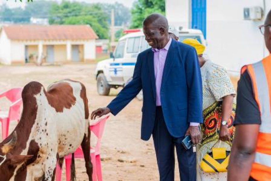 Le maire Amadou Koné au chevet du Centre de Santé Mentale de N’Gattakro
