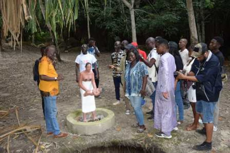 L’UJOCCI découvre Amoa-City, joyau patrimonial du Pr Amoa-Urbain