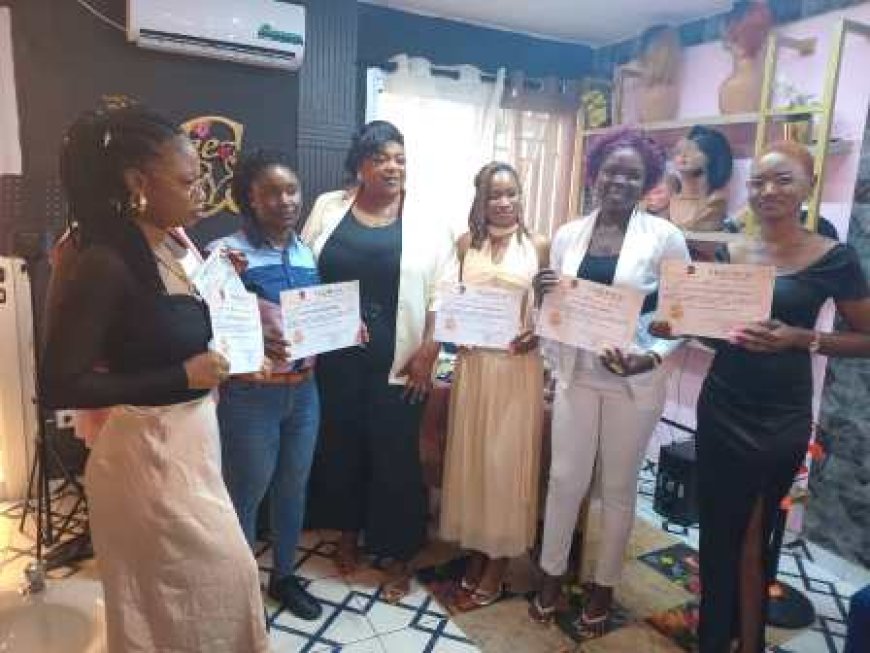Bouaké : Une vingtaine de jeunes filles formées en esthétique reçoivent leurs attestations