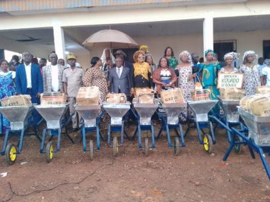 Logoualé/Autonomisation féminine : Le Ministre, Gouverneur offre 20 broyeuses aux femmes