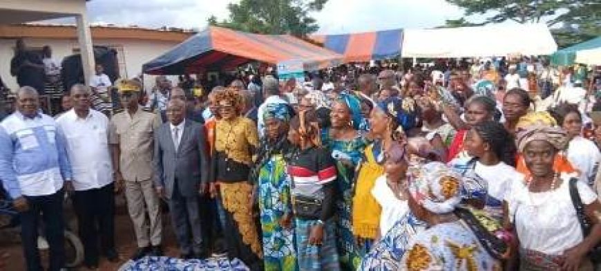 Logoualé/Autonomisation féminine : Le Ministre, Gouverneur offre 20 broyeuses aux femmes