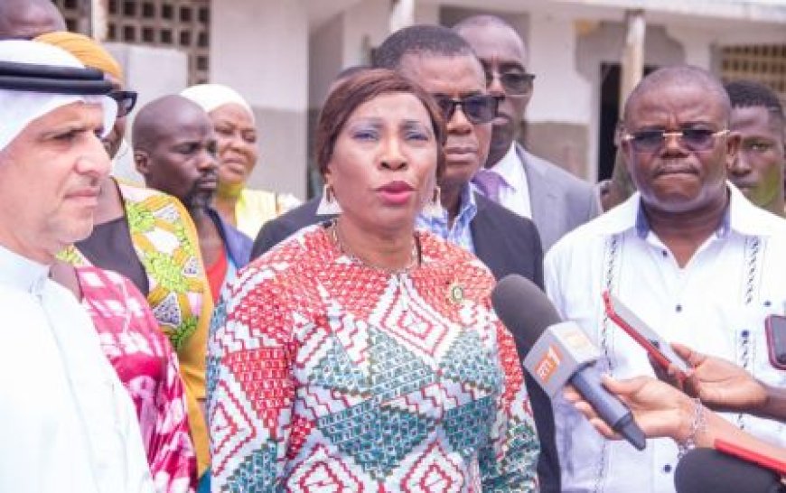Abobo : Kandia Camara signe un accord avec une fondation émiratie pour la réhabilitation du groupe scolaire Nord