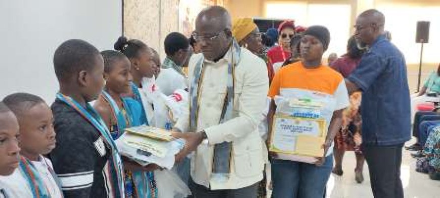Gbêkê : Assahoré Konan Jacques récompense les meilleurs élèves et enseignants