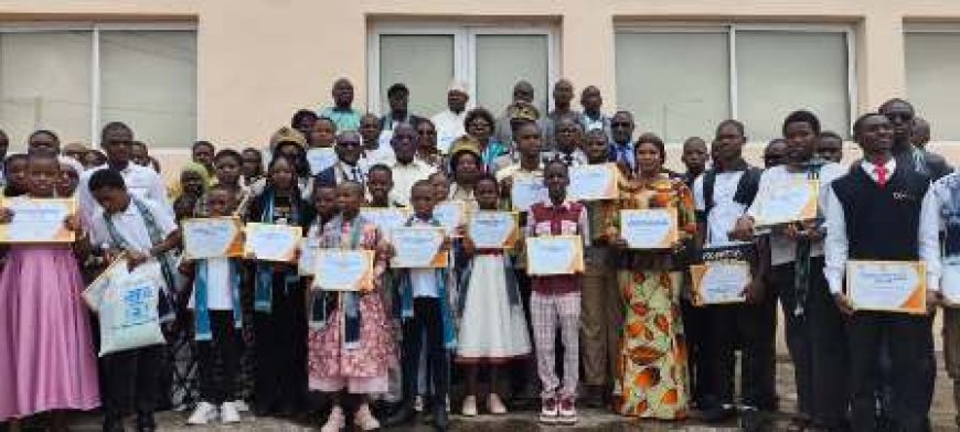 Gbêkê : Assahoré Konan Jacques récompense les meilleurs élèves et enseignants