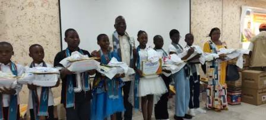 Gbêkê : Assahoré Konan Jacques récompense les meilleurs élèves et enseignants