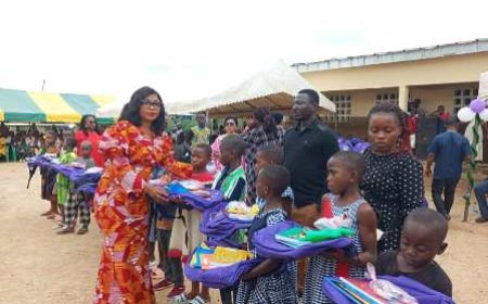 Danané : Plus de 500 enfants reçoivent des kits scolaires d’une valeur de 6,5 millions F CFA grâce à l’ONG La Bonne Sémence
