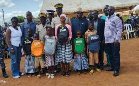 Ouaninou : Le conseil du coton, de l'anacarde et du karité offre 300 kits scolaires aux enfants des producteurs