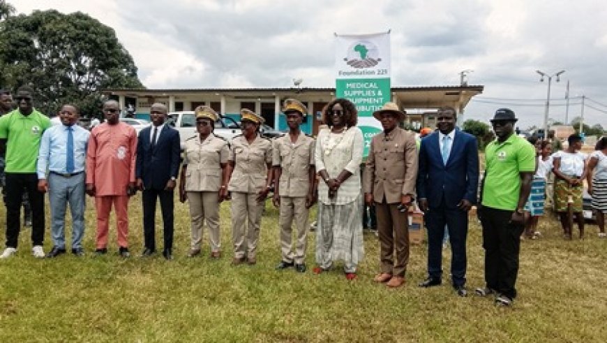 Sikensi : La Fondation 221 du Sénégal offre un important don à l’Hôpital Général