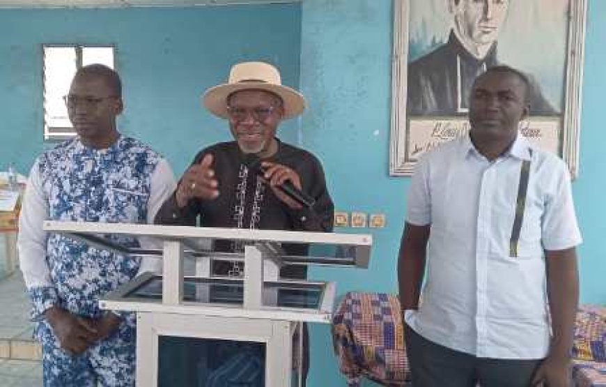 Bouaké / Rentrée scolaire : L'UJR2B soulage les enfants des familles défavorisées de kits scolaires