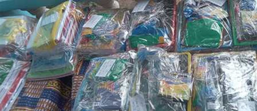 Bouaké / Rentrée scolaire : L'UJR2B soulage les enfants des familles défavorisées de kits scolaires