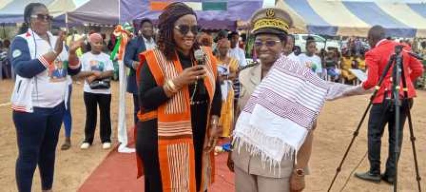 Zuenoula : Medarde Koué Lou  Irié  et les femmes de Kanzra  reconnaissantes à Ouattara