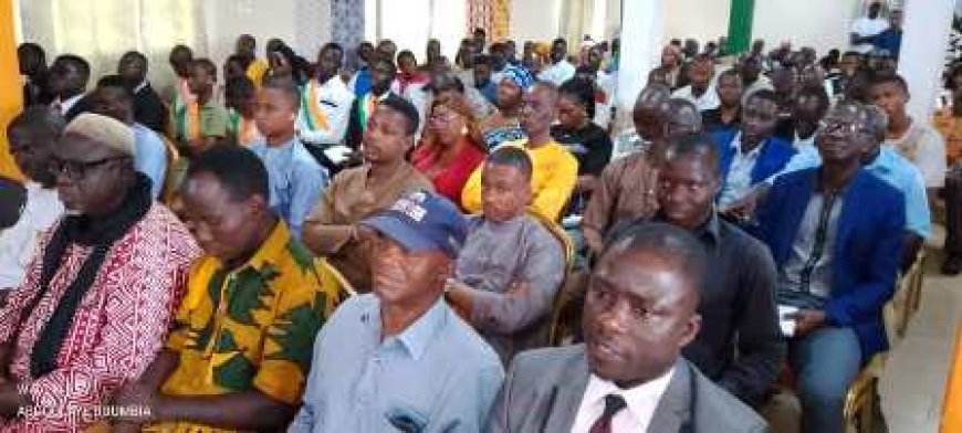 Karakoro / Conférence citoyenne : Dr Arthur Banga éclaire sur la transmission générationnelle du pouvoir