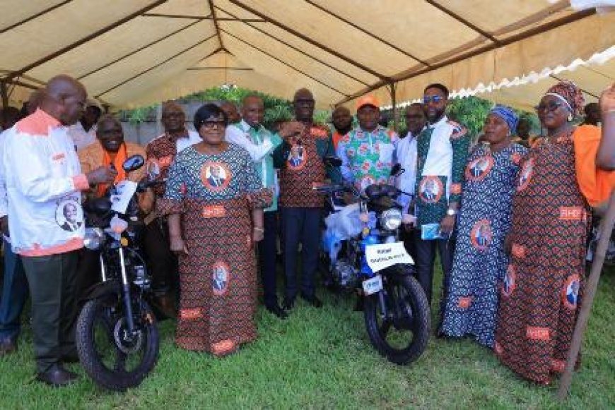 Cavally / Présidentielle 2025 : Anne Désirée Ouloto équipe la base avec 40 motos pour la campagne
