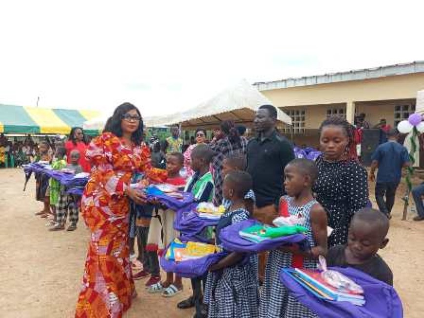 Danané : Plus de 500 enfants reçoivent des kits scolaires d’une valeur de 6,5 millions F CFA grâce à l’ONG La Bonne Sémence