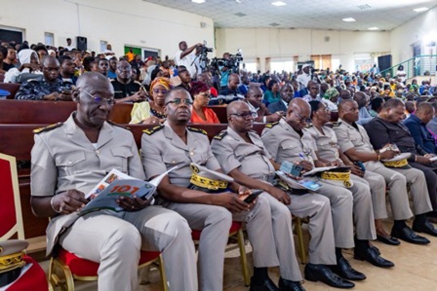 Échanges citoyens : Amadou Coulibaly réaffirme la volonté d’une administration plus proche et à l’écoute des citoyens