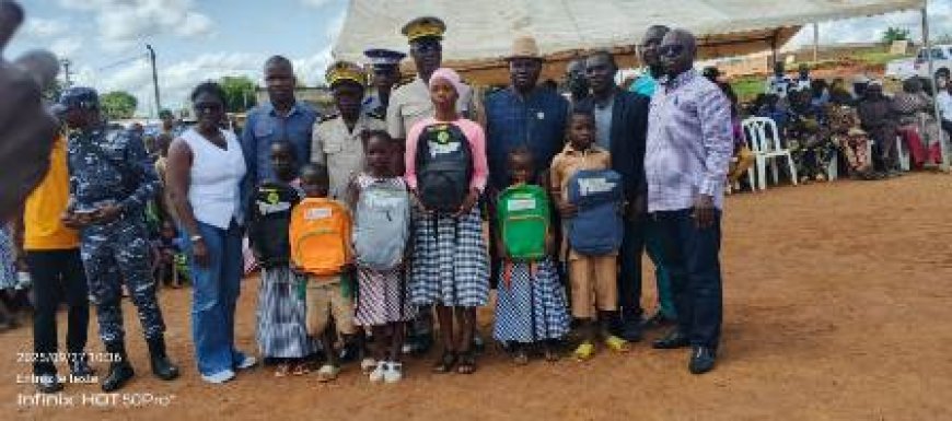 Ouaninou : Le conseil du coton, de l'anacarde et du karité offre 300 kits scolaires aux enfants des producteurs