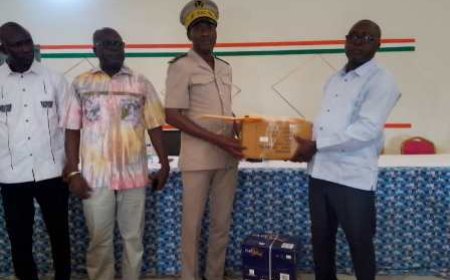 Korhogo / Napié : La MUDESNA offre des kits scolaires aux corps enseignants