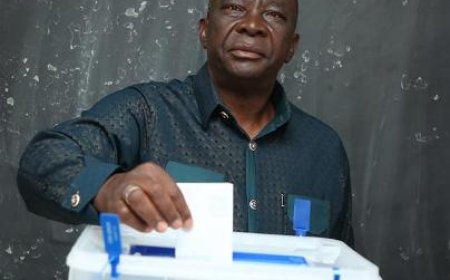 Tanda : malgré la destruction de matériel électoral, Adjoumani accomplit son devoir civique