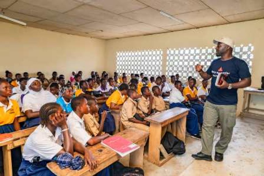 #EnLigneTousResponsables : Les établissements d’Adiaké s’engagent pour un internet citoyen