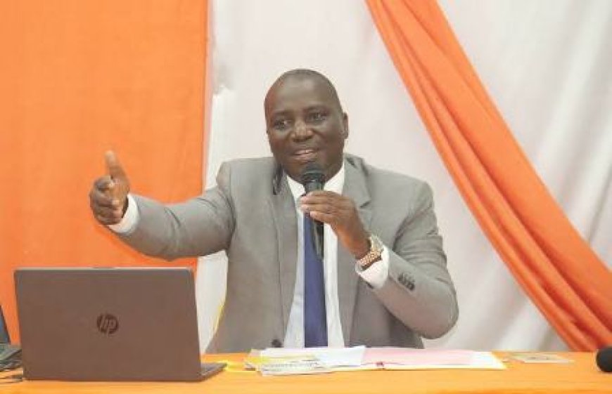 Yamoussoukro : Le superviseur de la CEI demande aux électeurs de retirer leurs cartes sans attendre