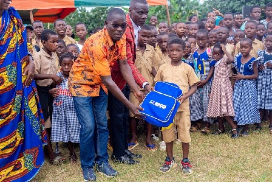 Rentrée scolaire 2025-2026 : L’APCCI mobilise 924 kits pour l’éducation à Attinguié et Akoupé-Zeudji