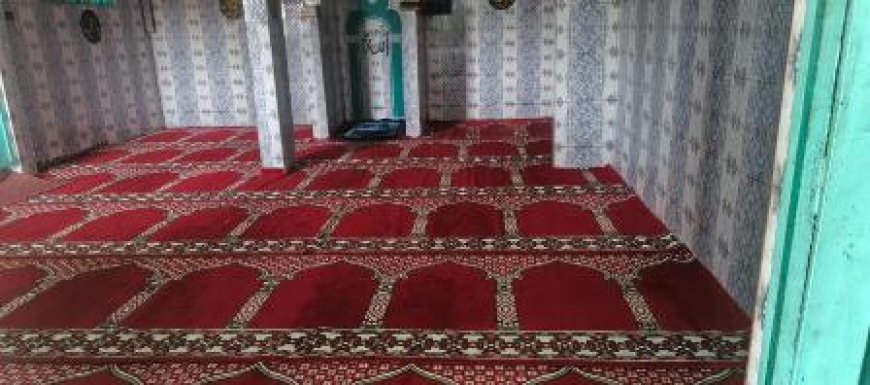 Anyama : Le Directeur de Campagne du RHDP, Amidou Sylla, équipe la mosquée Madane Diarra en tapis de prière
