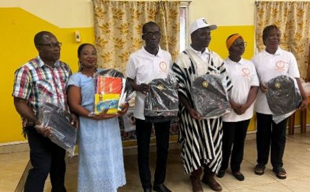 Solidarité éducative : La Fondation Nogbou Dorette  fait un don de kits scolaire  aux enfants du Village SOS d’Abobo