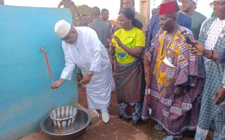 Korhogo / Accès à l’eau potable : Amadou Coulibaly inaugure un forage HVA à Oumbolo