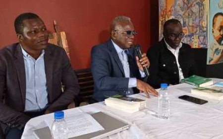 Dédicace : L'écrivain ivoirien Foua Ernest de Saint Sauveur présente son œuvre Traditions, Racines et Ancestralités