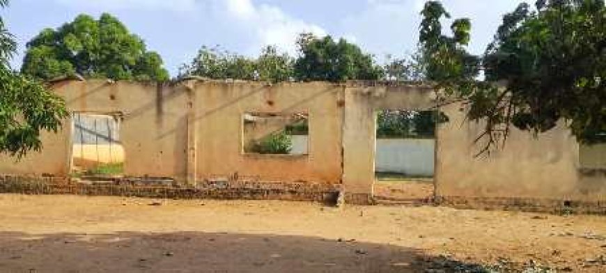 Ouragahio : Les élèves du Groupe scolaire Kpapékou–Kokouézo lancent un appel urgent pour la réhabilitation de leur école