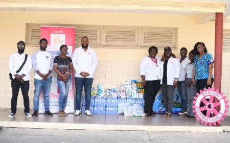 Rotaract club Abidjan horizon fait don au centre des grands brules du CHU de Cocody