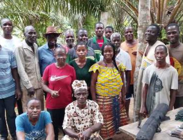 Région de la Nawa / sous-préfecture de Liliyo : La SAPH forme des producteurs d'hévéa de Koméayo à la pratique de la saignée