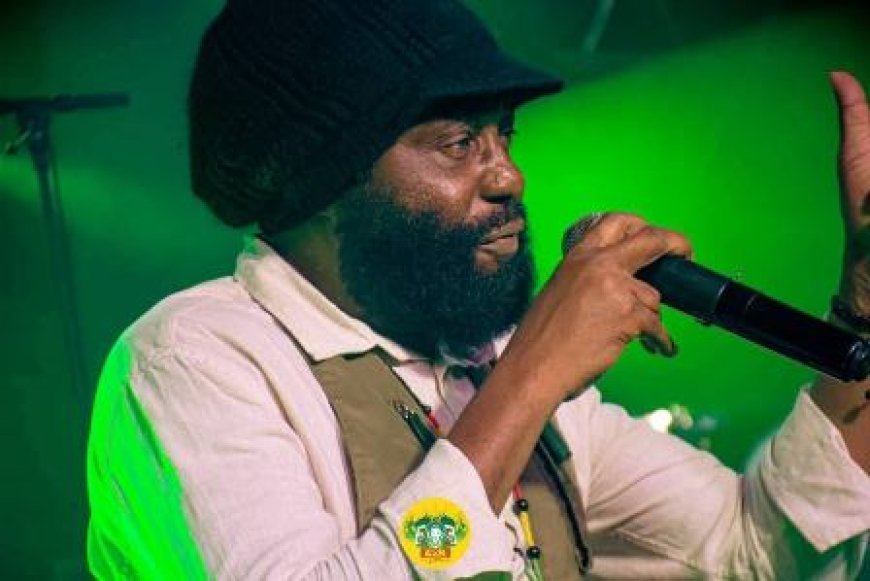Ras Julian rend hommage à Jimmy Cliff, icône jamaïcaine du reggae