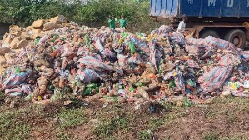Bouaké : Environ 30 tonnes de produits prohibés incinérés à la décharge communale