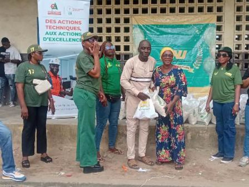 Abobo : Les Meilleurs Natifs de Juillet offrent des kits alimentaires à des familles vulnérables