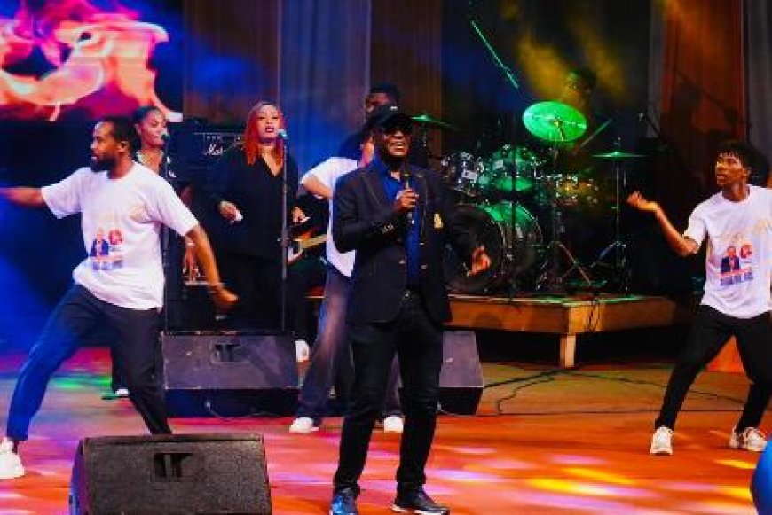 Retour triomphal d’Aimond Williams : Salle comble et communion totale au Palais de la Culture