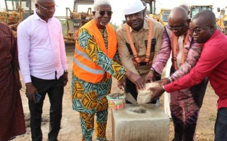 Bondoukou : Pose de la première pierre du futur marché du vivrier, levier pour l’autonomisation économique locale