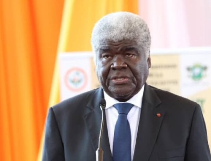 Démission du gouvernement : Beugré Mambé et son équipe rendent leurs « tabourets »