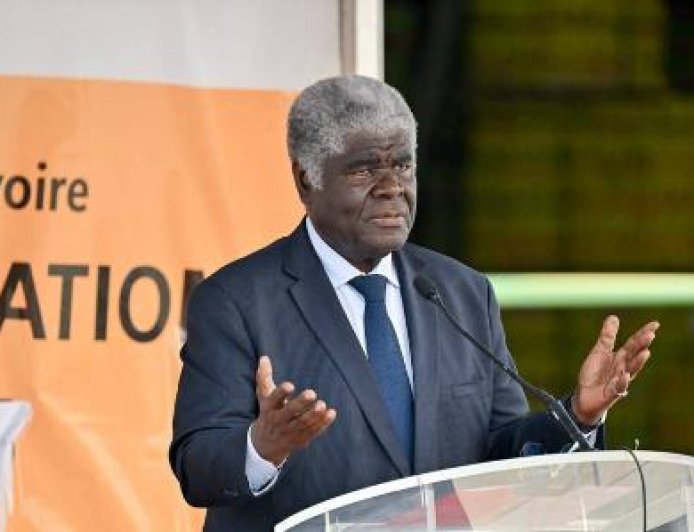 Robert Beugré Mambé reconduit au poste de Premier ministre