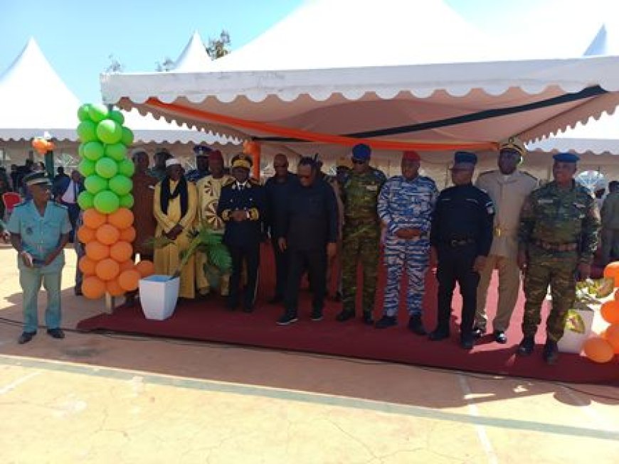 Korhogo : Téné Birahima Ouattara partage un repas de cohésion avec les Forces de défense